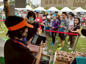 行動支付攤位大排長龍