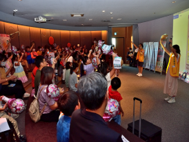 沉浸式劇場活動大家一起參與發票存載具帶動唱